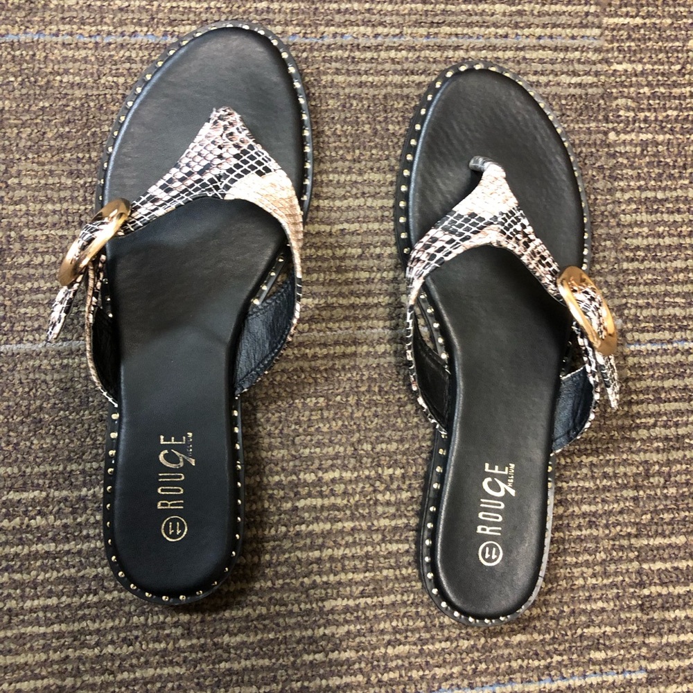 Sandals - Picture 1 of 4
